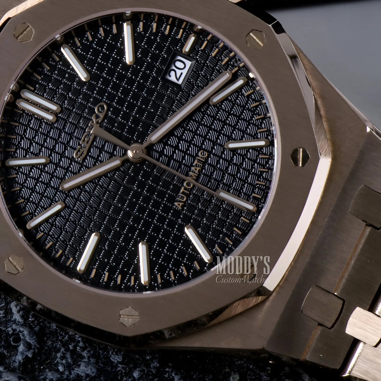 Aurelius Open-Heart Automatic